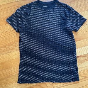 Goodfellow t-shirt. Size small.